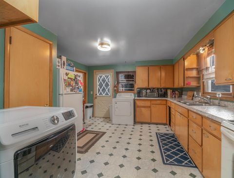 Tiny photo for 25 W Franklin Street, Waupun, WI 53963 (MLS # 2013307)