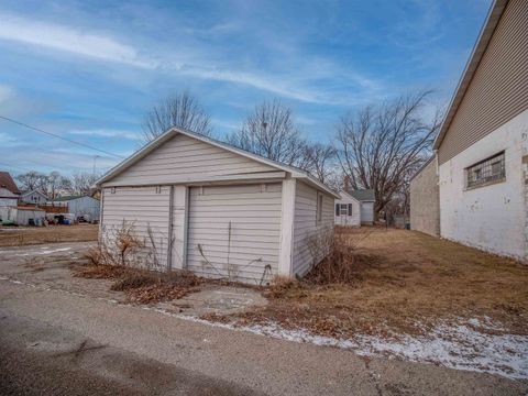 Tiny photo for 25 W Franklin Street, Waupun, WI 53963 (MLS # 2013307)