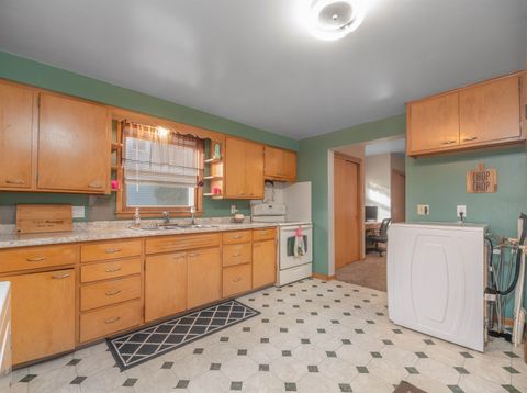 Tiny photo for 25 W Franklin Street, Waupun, WI 53963 (MLS # 2013307)