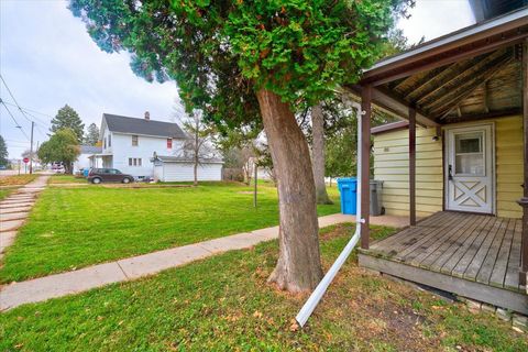 Tiny photo for 401 S Montgomery Street, Watertown, WI 53094 (MLS # 2012842)