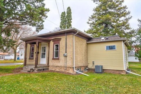 Tiny photo for 401 S Montgomery Street, Watertown, WI 53094 (MLS # 2012842)