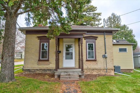 Tiny photo for 401 S Montgomery Street, Watertown, WI 53094 (MLS # 2012842)