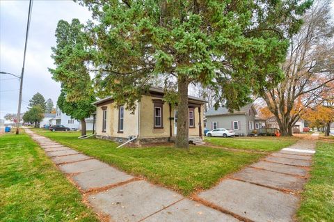 Tiny photo for 401 S Montgomery Street, Watertown, WI 53094 (MLS # 2012842)