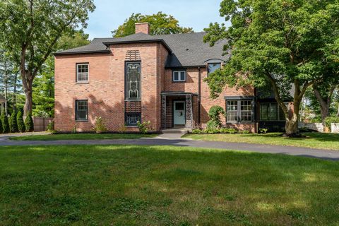 Photo of 2014 Glenview Road, Rockford, IL 61107 (MLS # 2009781)