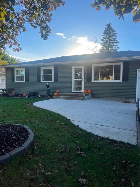 Photo of 1120 E Circle Drive, Beaver Dam, WI 53916 (MLS # 2034352)