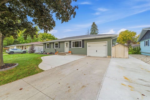 Photo of 1120 E Circle Drive, Beaver Dam, WI 53916 (MLS # 2034352)