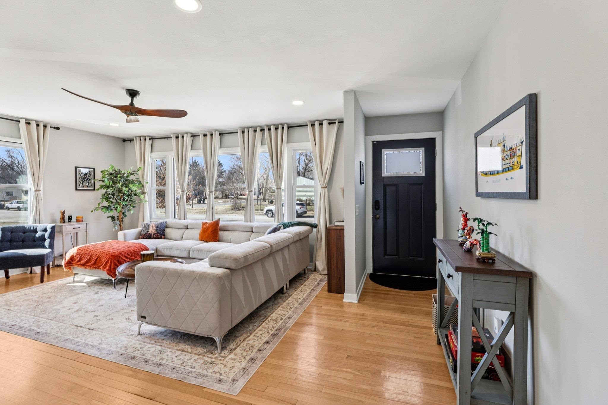 5316 Groveland Terrace