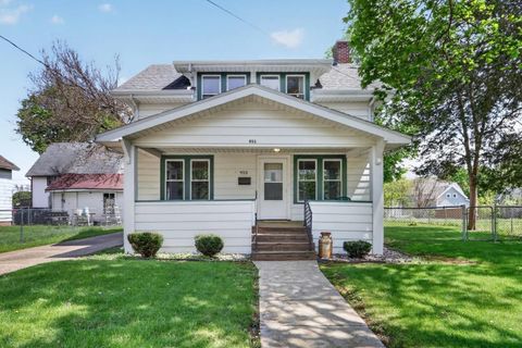 Photo of 953 Oak Street, Beloit, WI 53511 (MLS # 2022800)