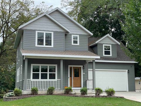 Photo of 201 N Esterly Avenue, Whitewater, WI 53190 (MLS # 2010758)