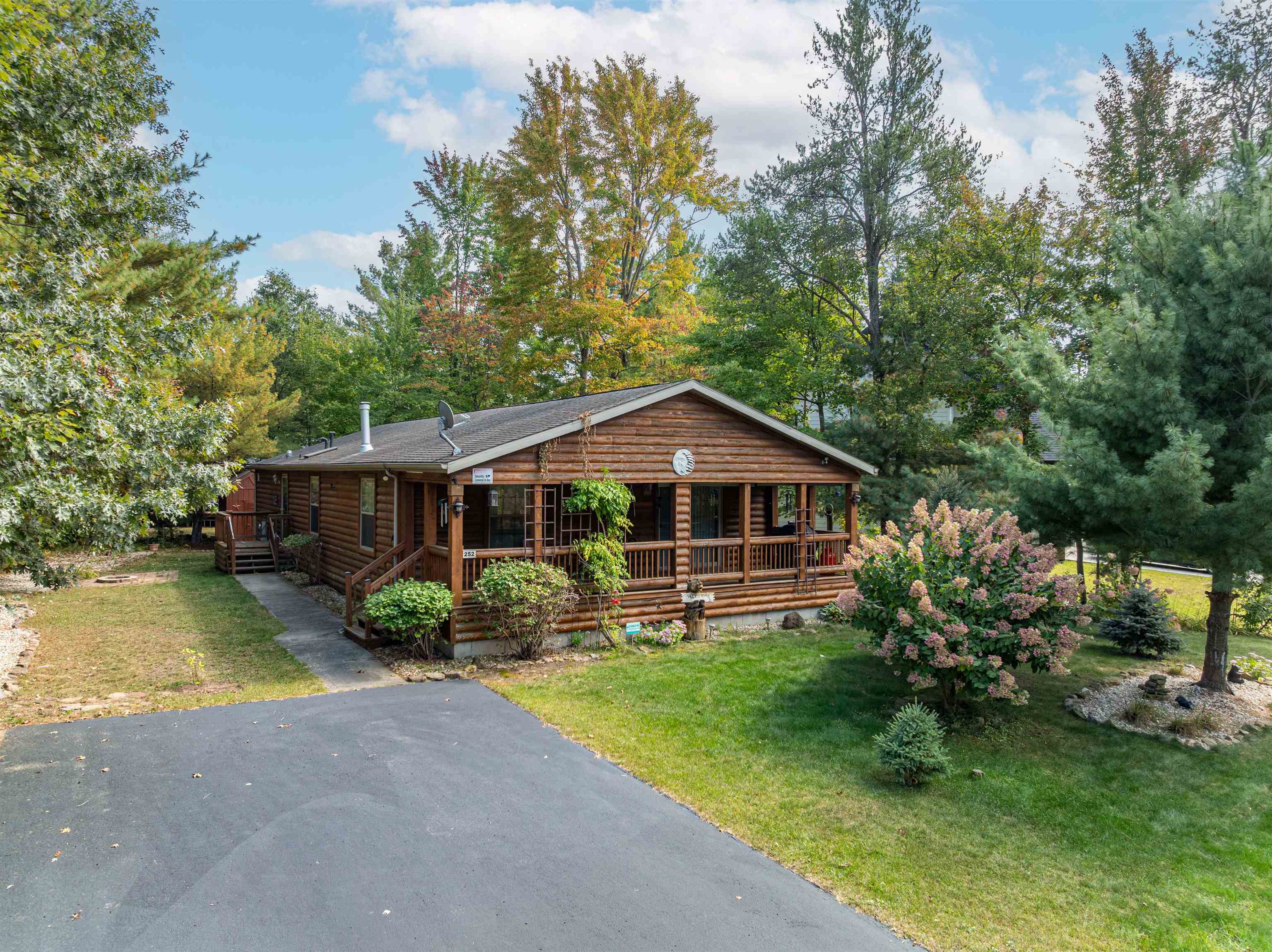 Wisconsin Dells, Wisconsin 53965, United States, 3 Bedrooms Bedrooms, ,2 BathroomsBathrooms,Residential,Active,215453