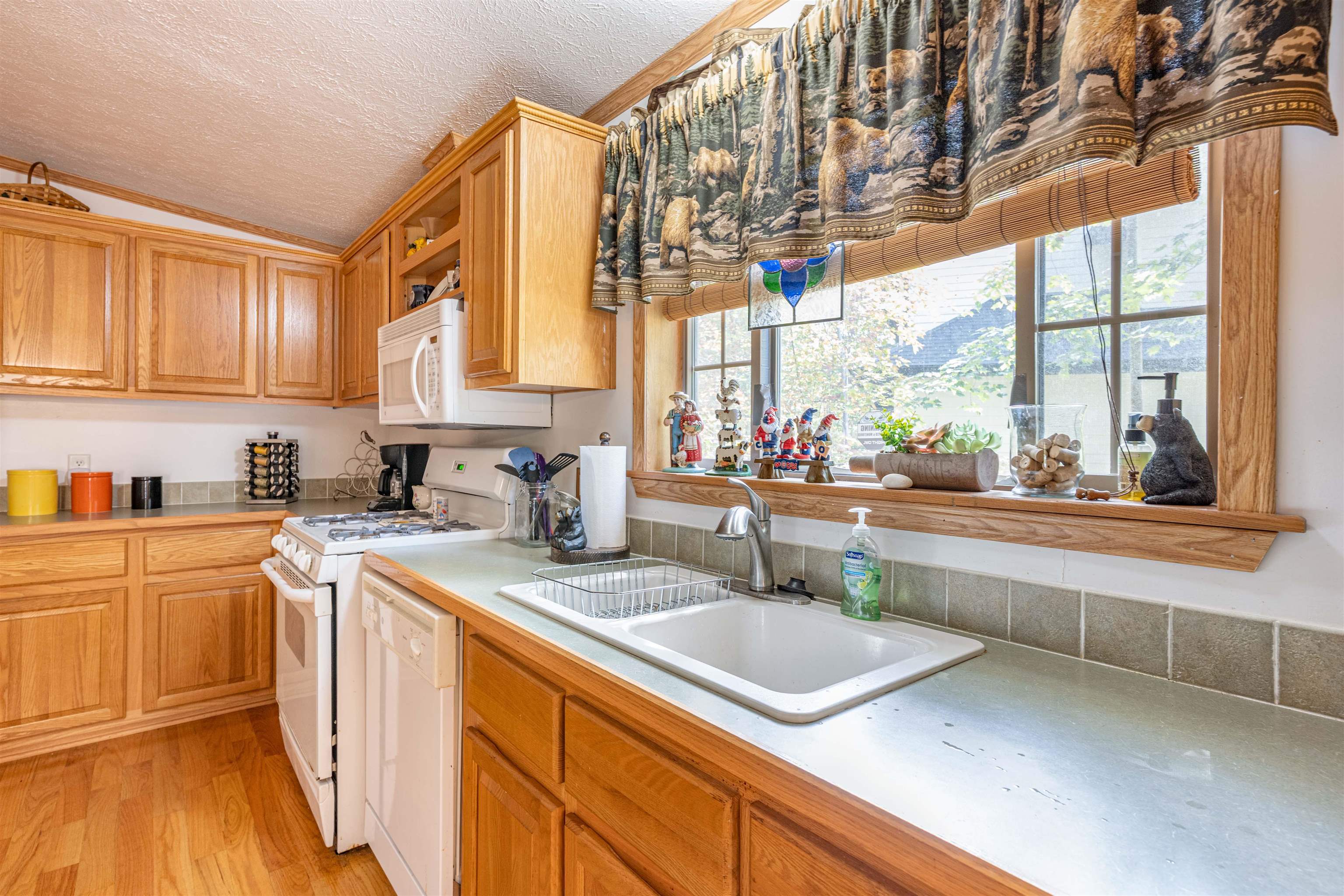 Wisconsin Dells, Wisconsin 53965, United States, 3 Bedrooms Bedrooms, ,2 BathroomsBathrooms,Residential,Active,215453