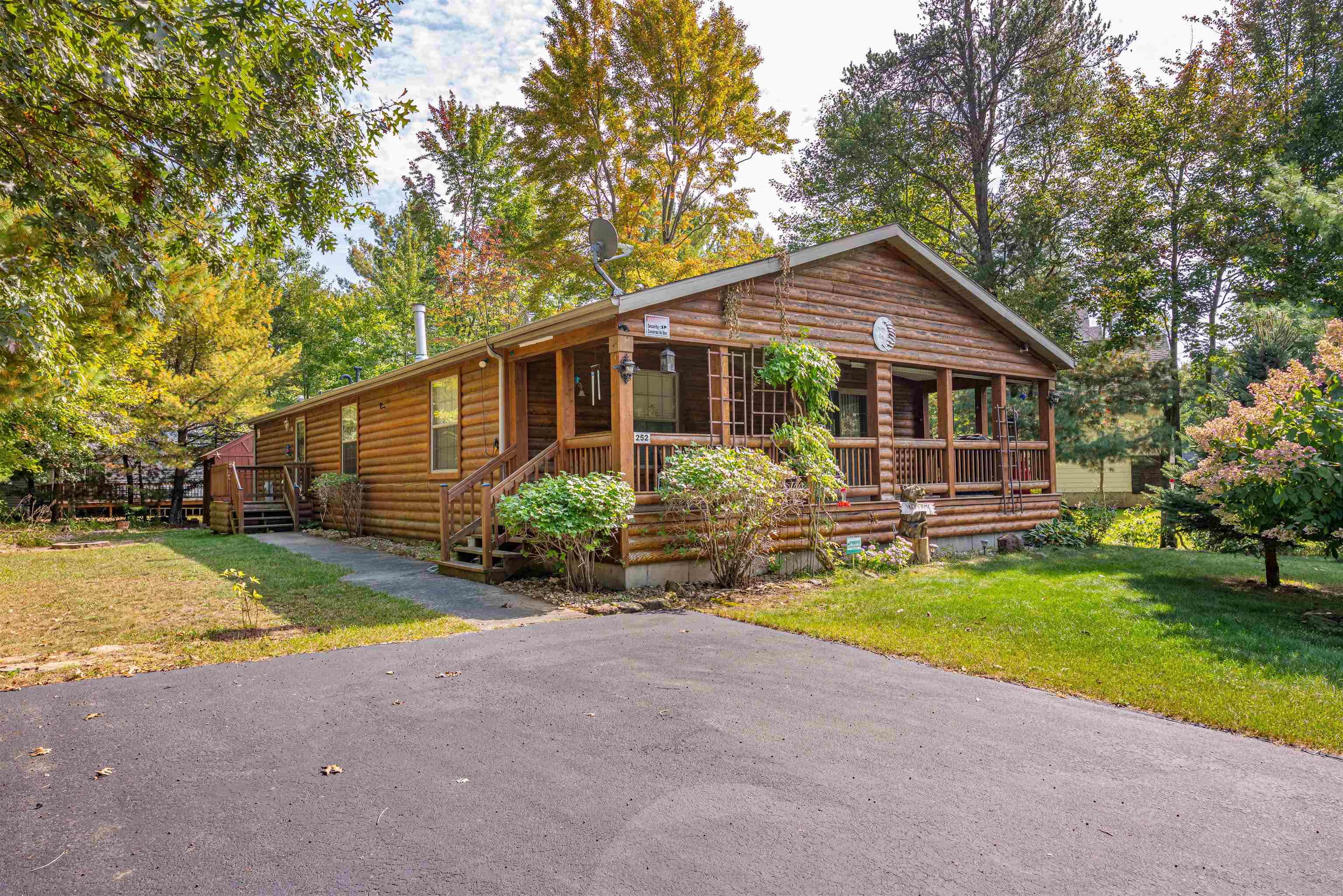 Wisconsin Dells, Wisconsin 53965, United States, 3 Bedrooms Bedrooms, ,2 BathroomsBathrooms,Residential,Active,215453