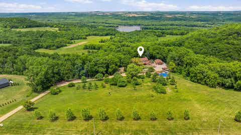 Photo of 1763 St Catherine Road, Bellevue, IA 52031 (MLS # 2030100)