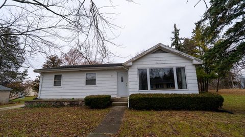 Photo of 814 E North Street, Whitewater, WI 53190 (MLS # 2012729)