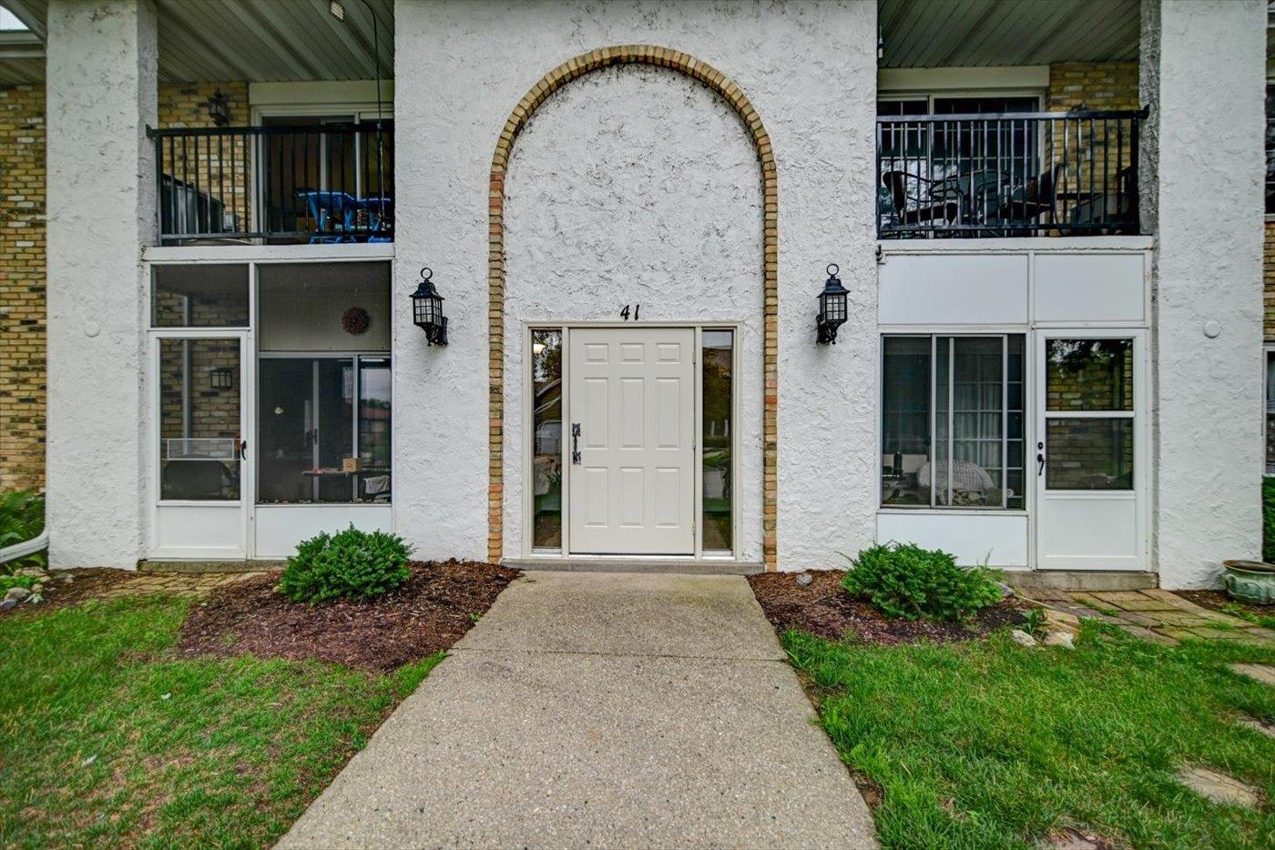 41 Golf Course Road E