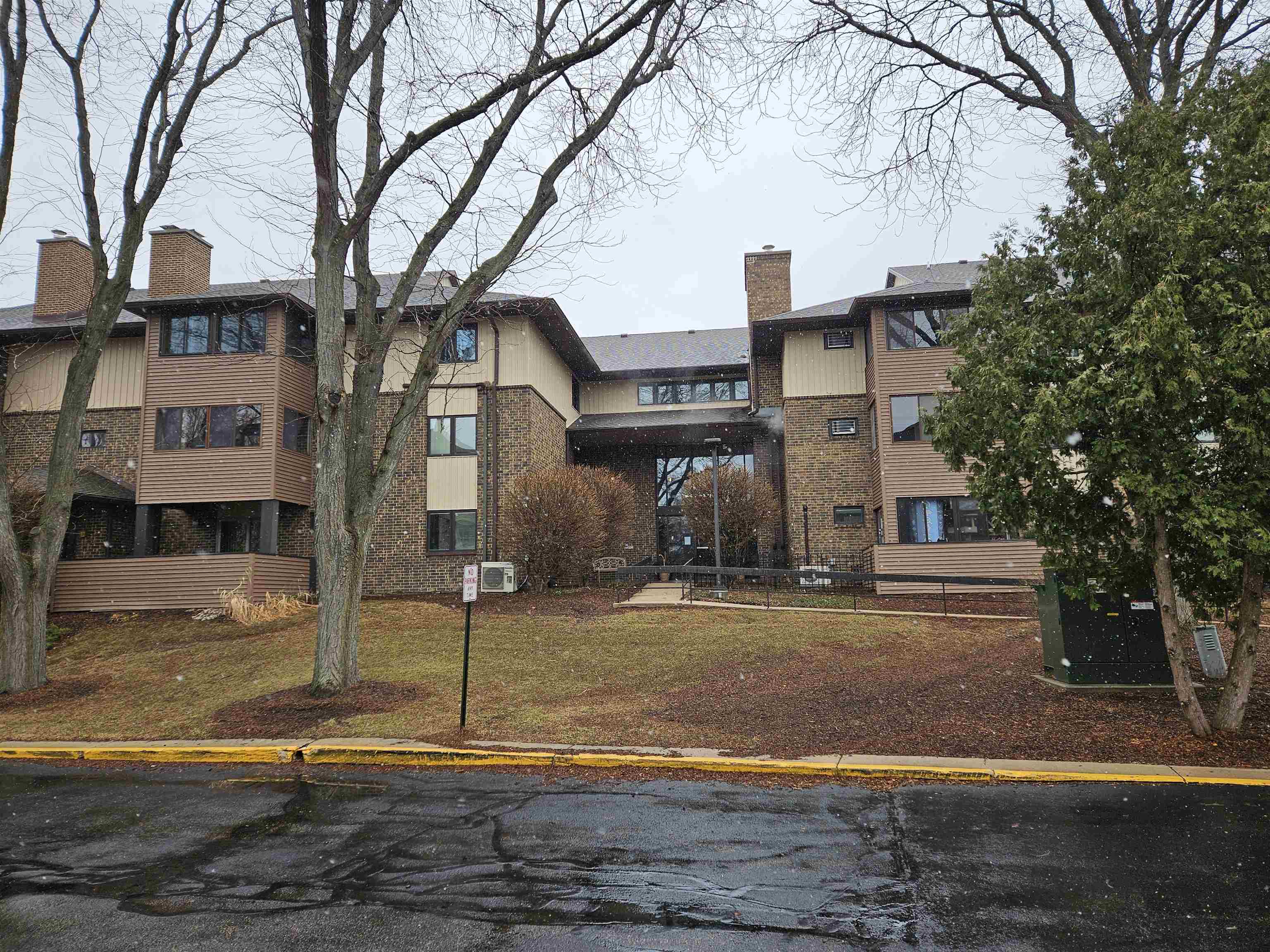 2 Maple Wood Lane 27