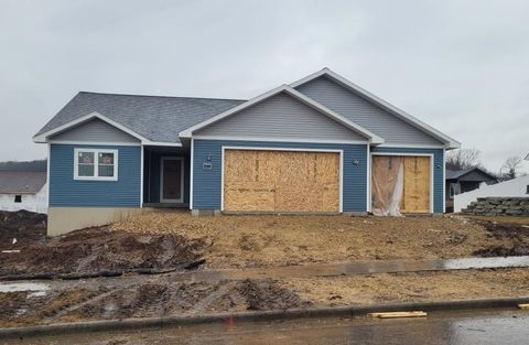 Photo of 411 Roosevelt Street, Baraboo, WI 53913 (MLS # 2016828)