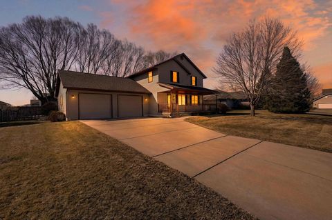 Photo of 3823 Falcon Ridge Drive, Janesville, WI 53548 (MLS # 2016530)