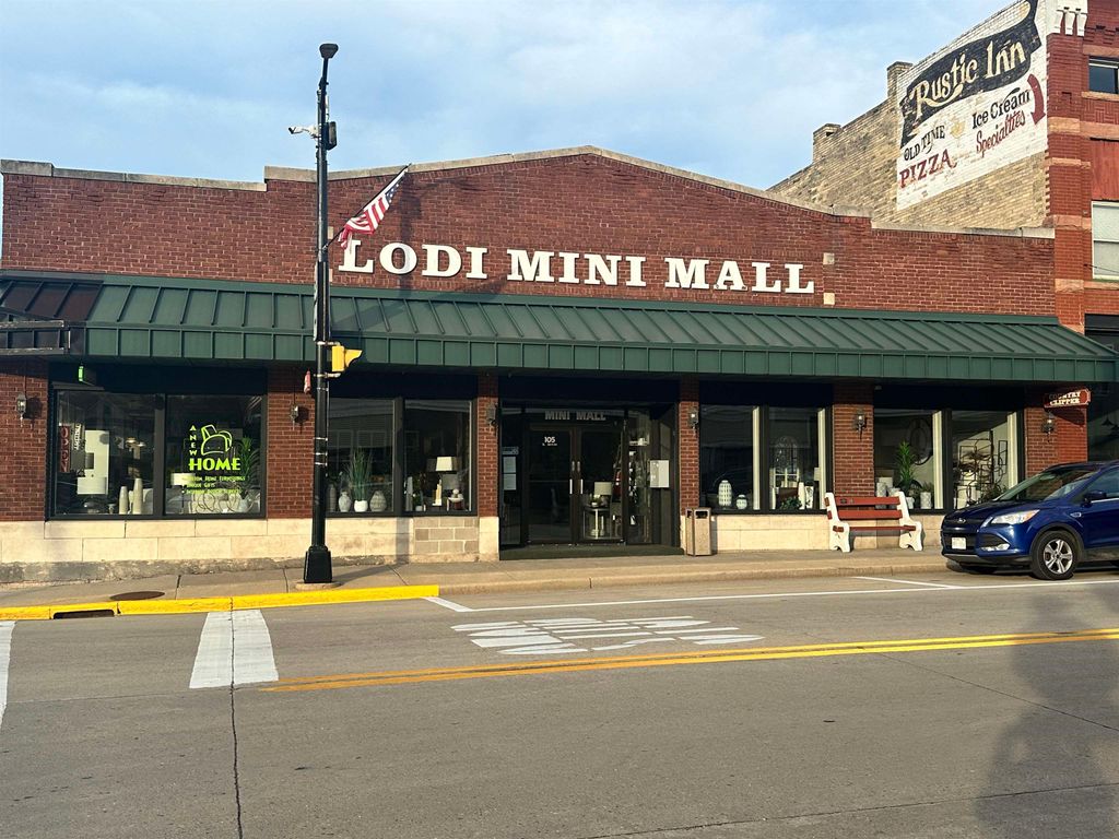 Photo for 105 S Main Street, Lodi, WI 53555 (MLS # 1984366)