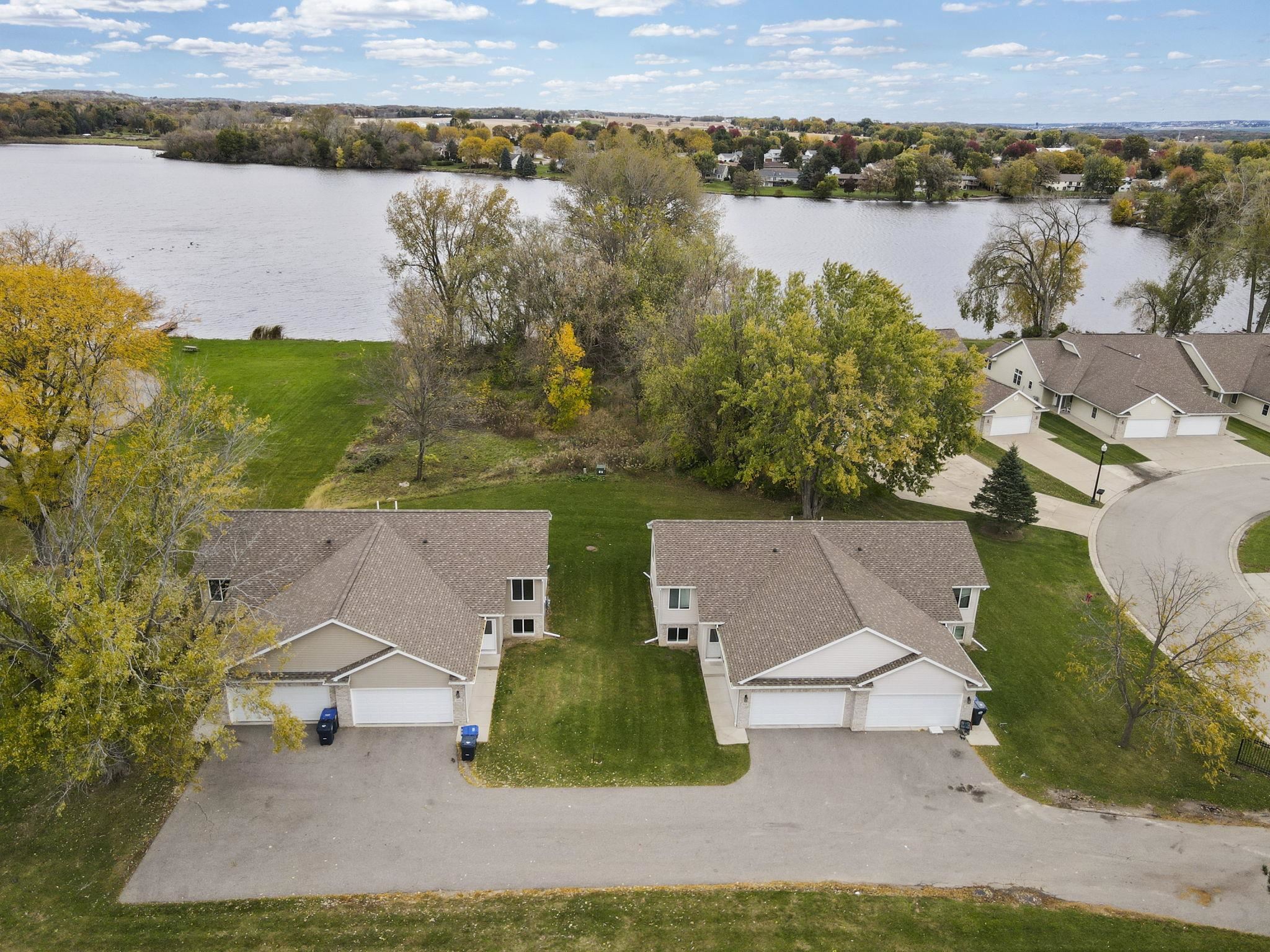 922-932 WATERS EDGE Court