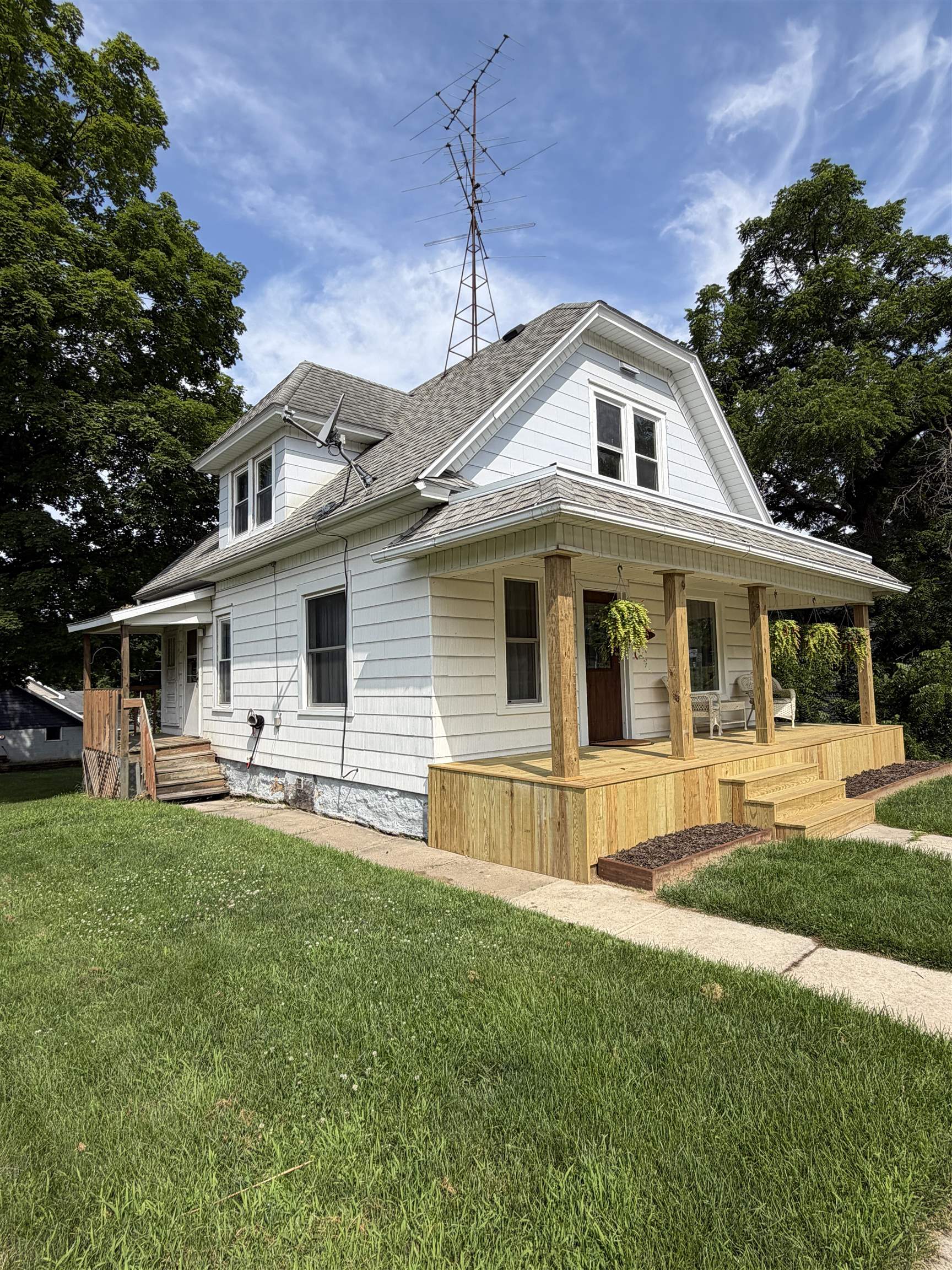 307 N East Street