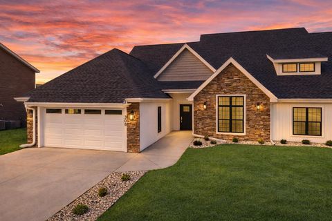 Photo of 308 Willow Street, Pardeeville, WI 53954 (MLS # 2021141)