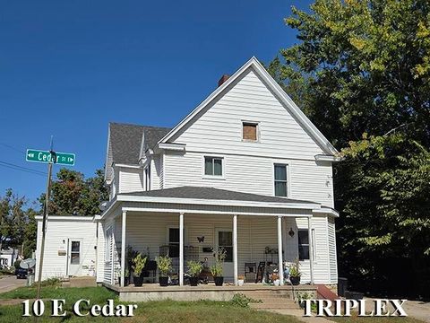 Photo of 10 E Cedar Street, Platteville, WI 53818 (MLS # 2010535)