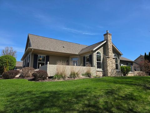 Photo of 57 Pond View Way, Fitchburg, WI 53711 (MLS # 2021464)