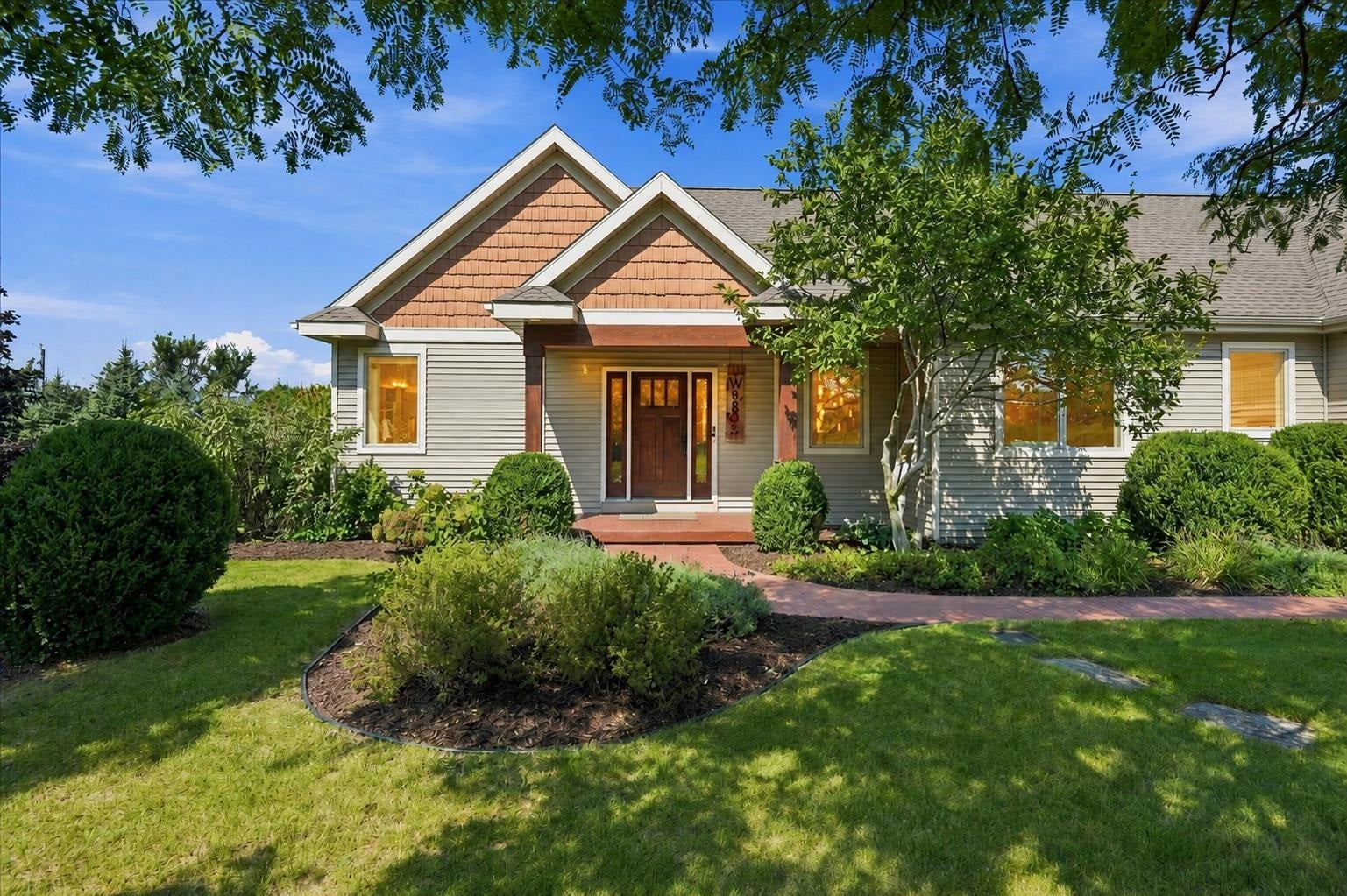 W6832 FARMERS GROVE Road