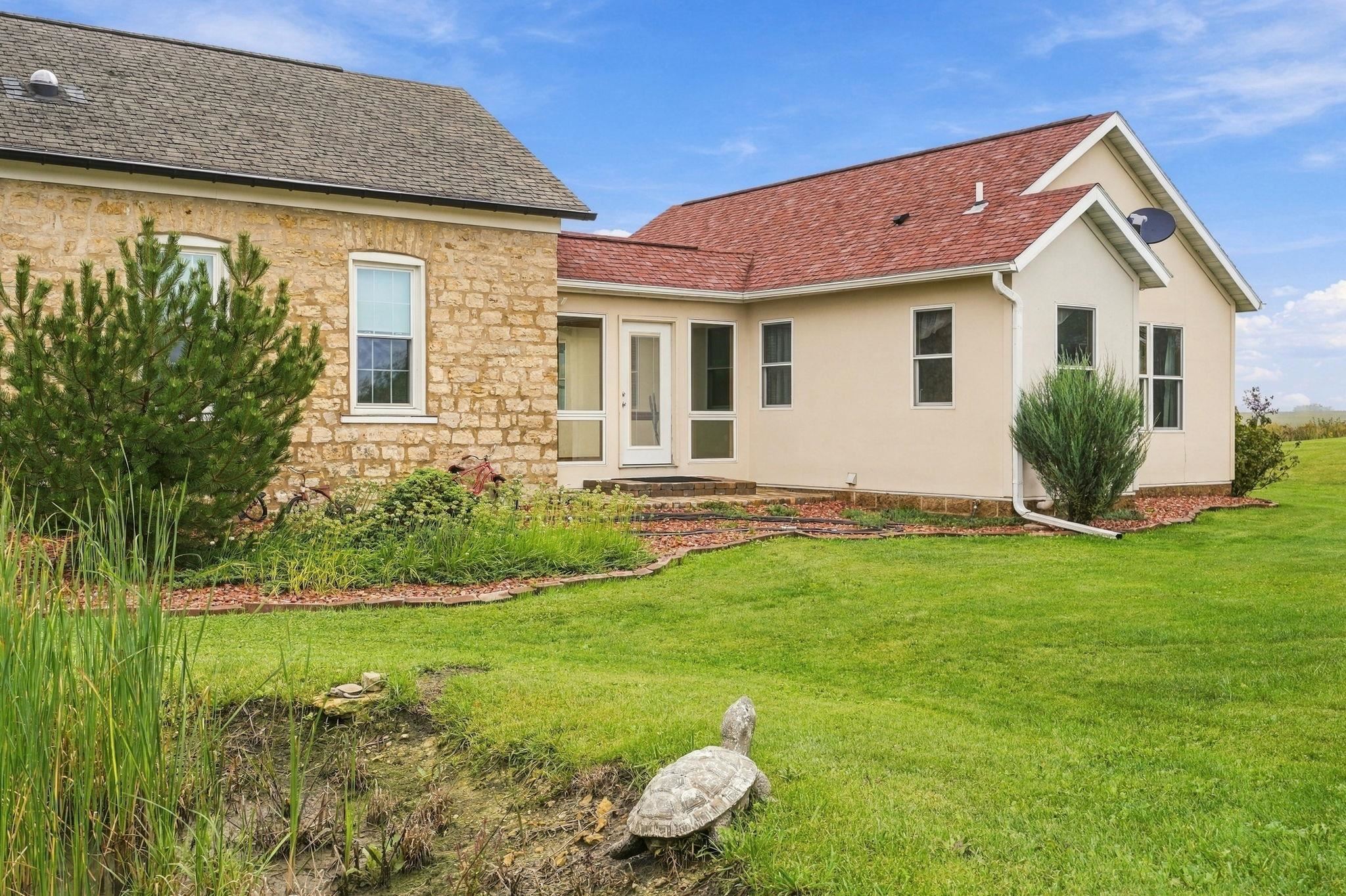 3010 County Road U Road