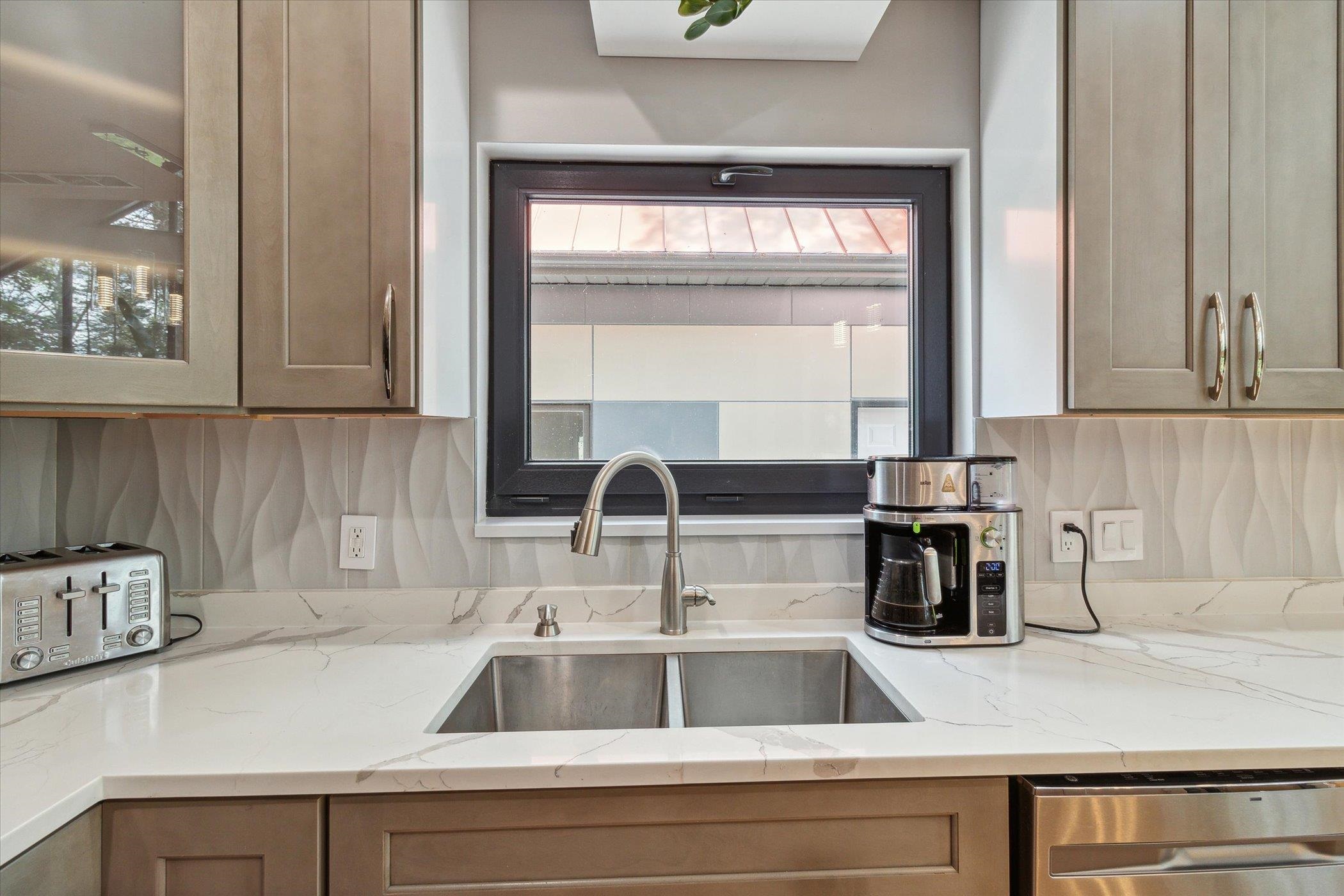 Baraboo, Wisconsin 53913, United States, 3 Bedrooms Bedrooms, ,3 BathroomsBathrooms,Residential,Active,111266