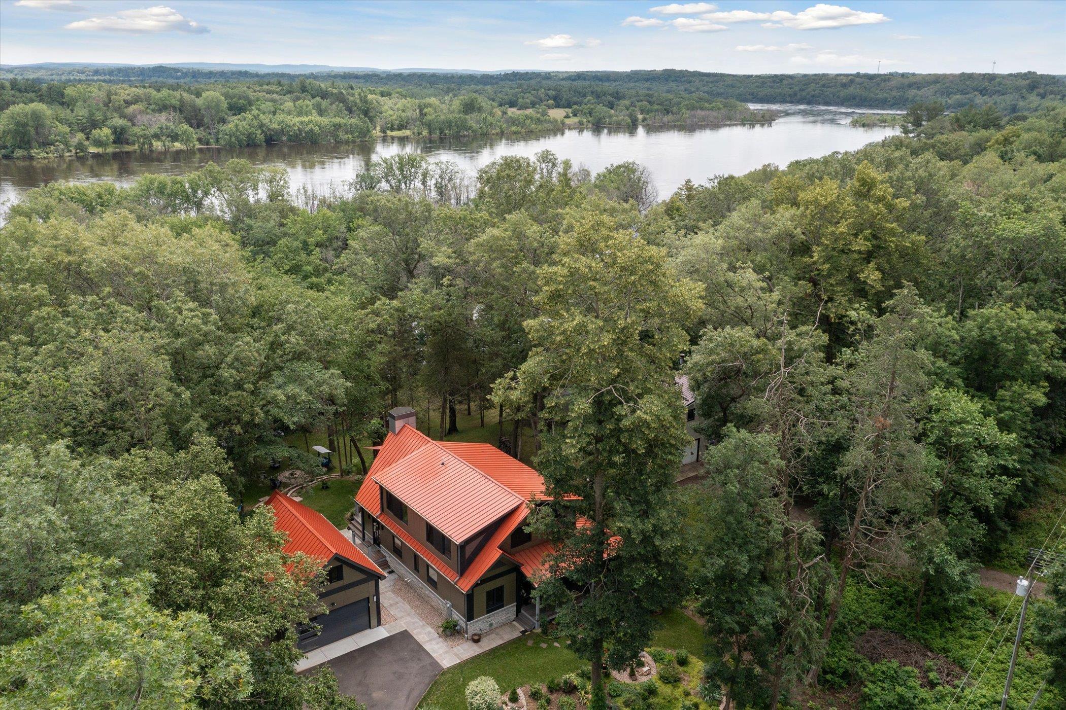 Baraboo, Wisconsin 53913, United States, 3 Bedrooms Bedrooms, ,3 BathroomsBathrooms,Residential,Active,111266