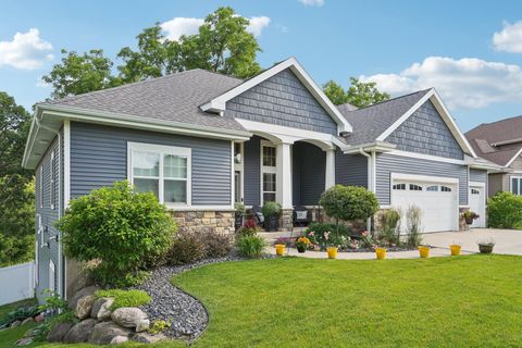 Photo of 809 Maple Drive, Mount Horeb, WI 53572 (MLS # 2016253)