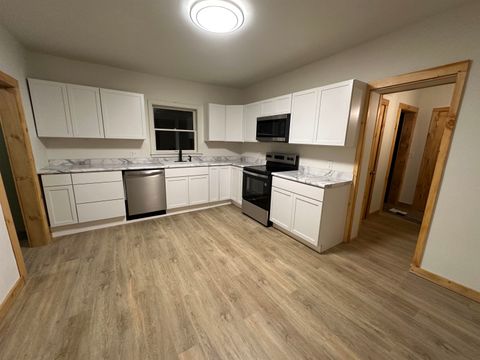 Photo of 35 Randall Avenue, Rhinelander, WI 54501 (MLS # 2012123)