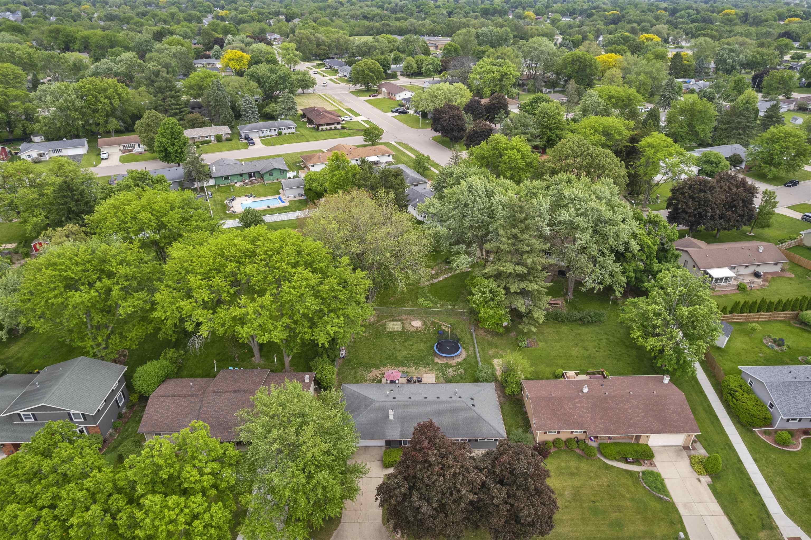 Janesville, Wisconsin 53546, United States, 3 Bedrooms Bedrooms, ,2 BathroomsBathrooms,Residential,Active,184656