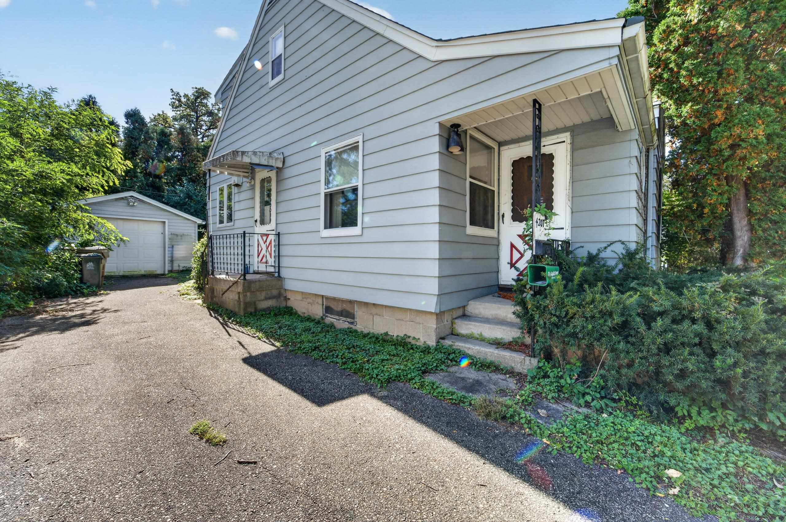4207 Doncaster Drive