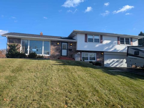 Photo of 4419 S 16th Street, Sheboygan, WI 53081 (MLS # 2012207)