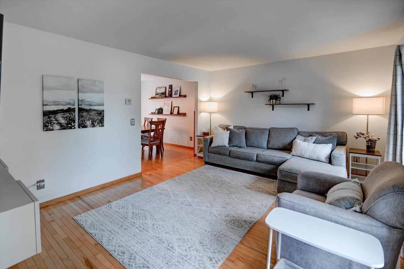 130 W Windsor Avenue