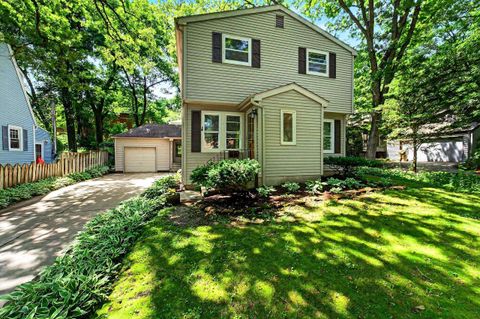 Photo of 2813 Regent Street, Madison, WI 53705 (MLS # 2015307)