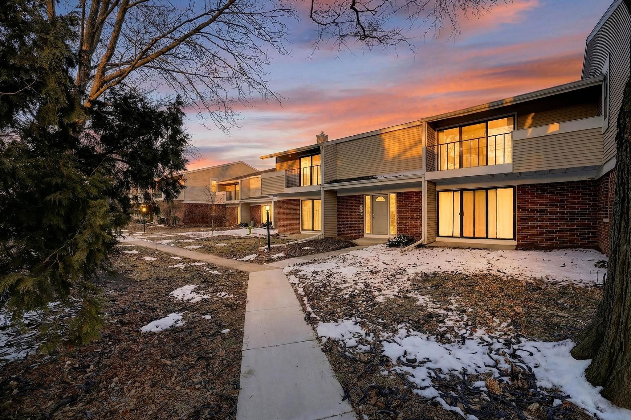 5542 Century Avenue 4