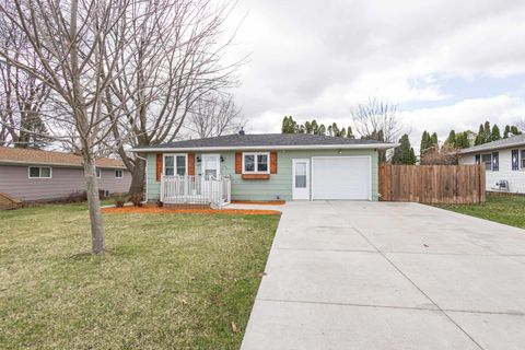 Photo of 625 Pitt Street, Platteville, WI 53818 (MLS # 2020281)