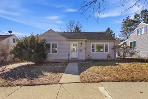Photo of 3911 Winnemac Avenue, Madison, WI 53711 (MLS # 2017209)