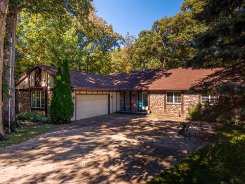 Photo of 4417 N Galaxy Drive, Janesville, WI 53546 (MLS # 2033993)