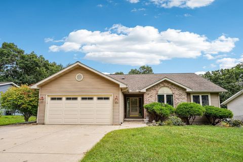Photo of 510 Oakridge Drive, Portage, WI 53901 (MLS # 2007217)