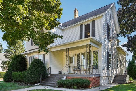 Photo of 290 Williams Street, Randolph, WI 53956 (MLS # 2010612)