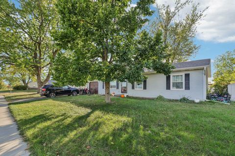 Photo of 121 Oak Street, Pardeeville, WI 53954 (MLS # 2010328)