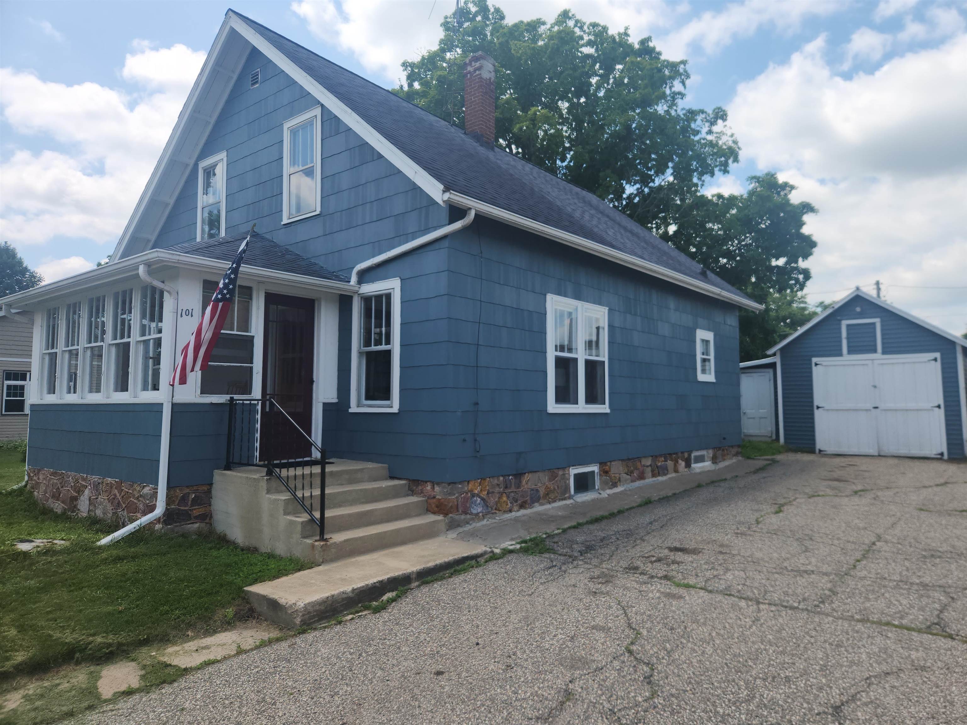 Photo 1 of 27 — 101 S Oak Street, North Freedom, WI 53951