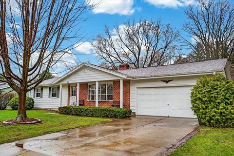 Photo of 426 Blankenheim Lane, Sun Prairie, WI 53590 (MLS # 2019863)