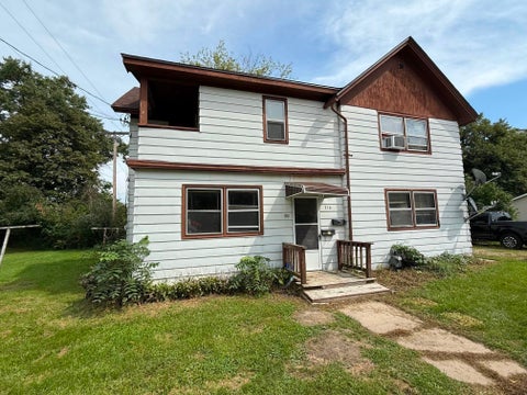 Photo of 316-316 1/2 Spencer Street, Edgerton, WI 53534 (MLS # 2032586)