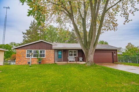 Photo of 864 Suellen Lane, Portage, WI 53901 (MLS # 1999955)
